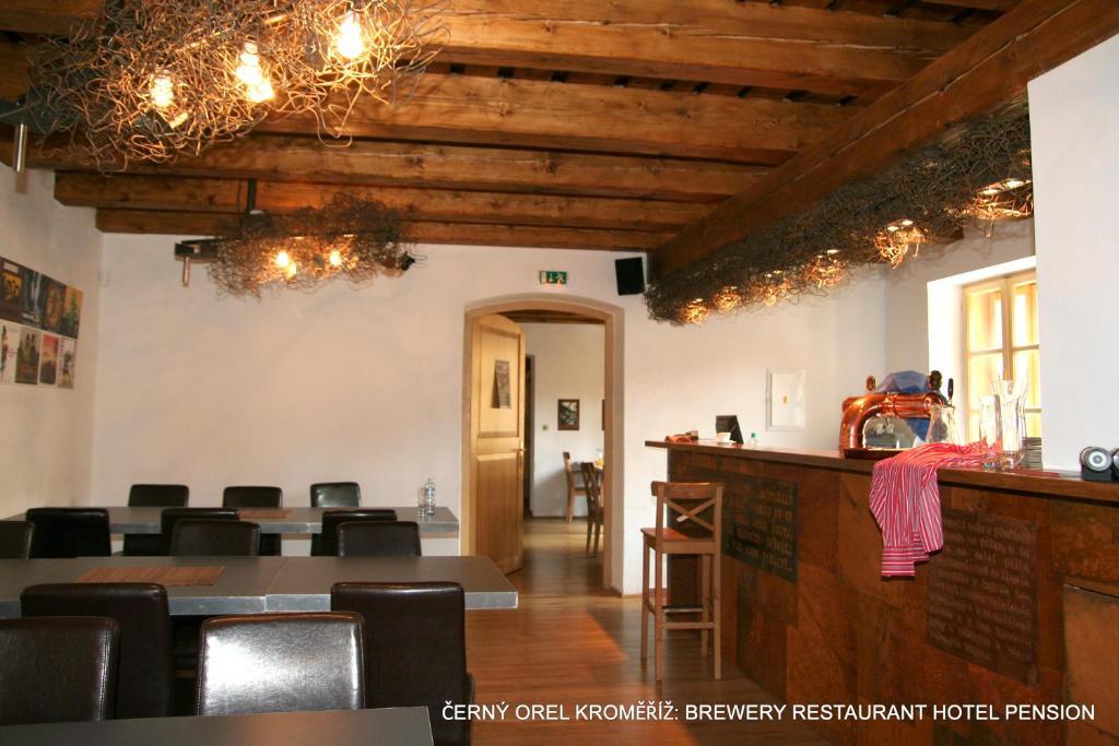 Pivovar Cerny Orel - Hotel & Restaurant Kroměříž Exterior foto